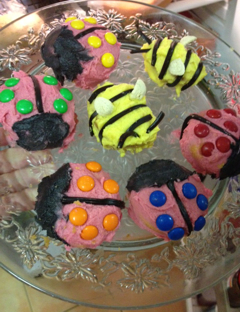 mini bug cakes